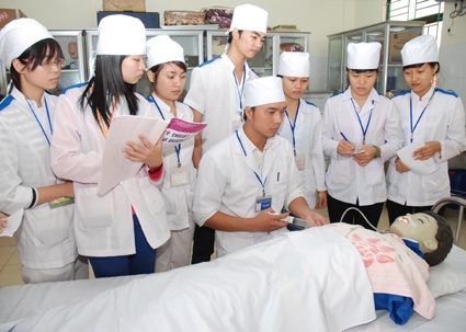 Chương trình đào tạo Cao đẳng Điều dưỡng Đà Nẵng được giảng dạy thiên về thực hành